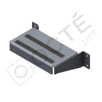 Marche d'accès massif avec système de fixation